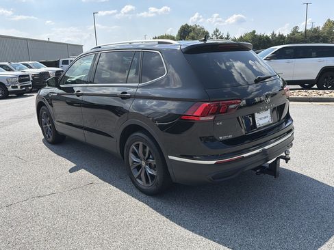 Used 2022 Volkswagen Tiguan SE FWD image 6