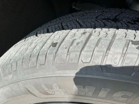 Used 2023 Chevrolet Suburban Premier image 14