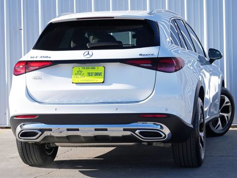 Used 2025 Mercedes-Benz GLC 350e 4MATIC image 5