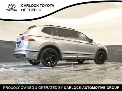 Used 2022 Volkswagen Tiguan SE R-Line image 41