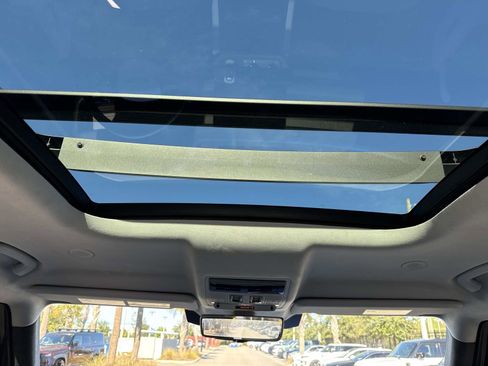 Certified 2026 Land Rover Defender 110 OCTA image 17