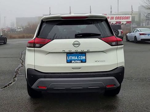Used 2023 Nissan Rogue SV image 7