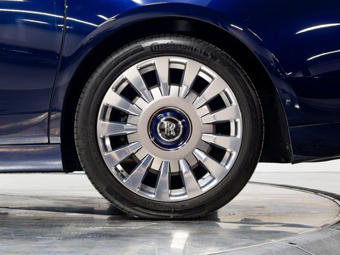 Used 2021 Rolls-Royce Phantom Sedan RWD image 62