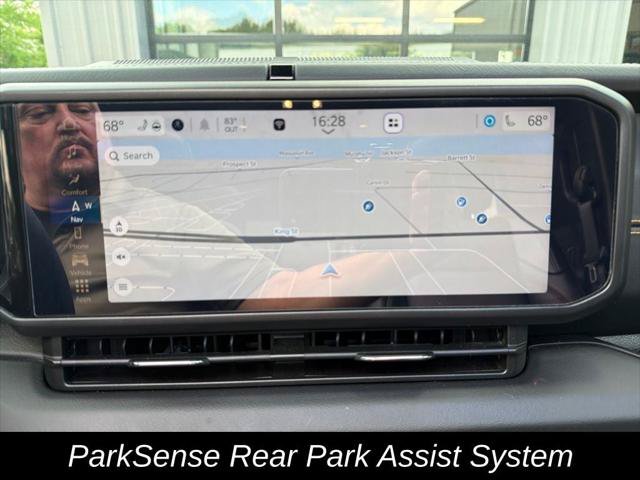 Certified 2024 Jeep Wrangler Unlimited Sahara w/ Technology Group AWD/4WD image 28
