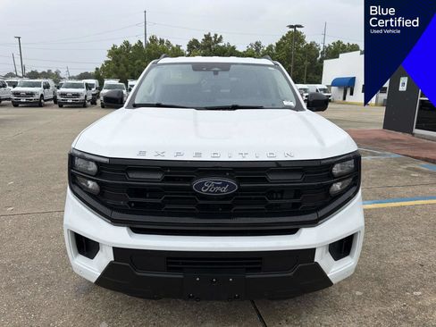Certified 2025 Ford Expedition Active AWD/4WD image 3