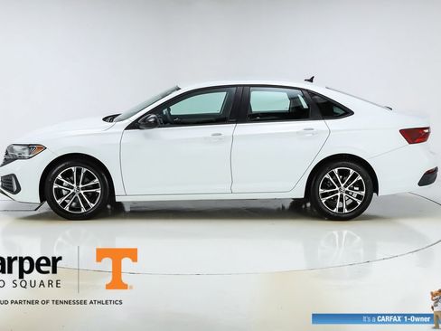 Used 2024 Volkswagen Jetta Sport image 38
