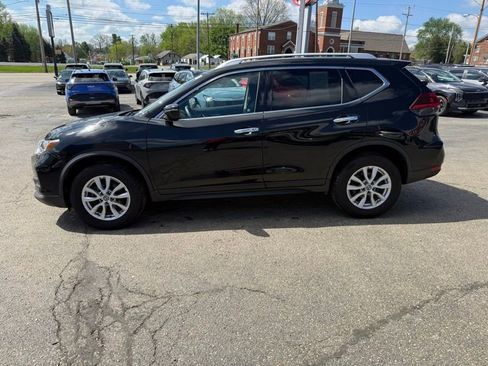 Used 2019 Nissan Rogue SV image 4
