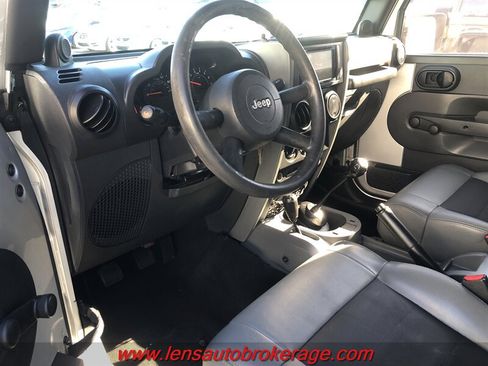 Used 2009 Jeep Wrangler X AWD/4WD image 10