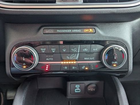 Used 2022 Ford Escape SE w/ Convenience Package image 3