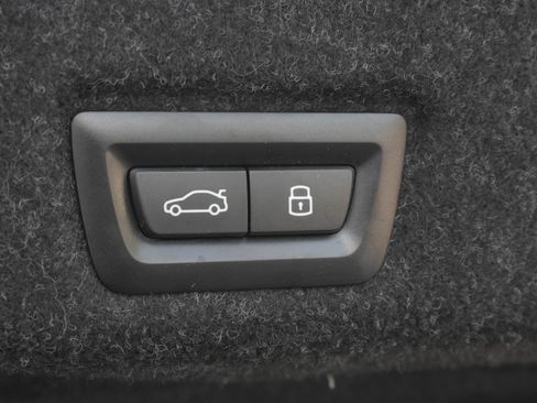 Used 2024 BMW i5 eDrive40i w/ Convenience Package RWD image 38