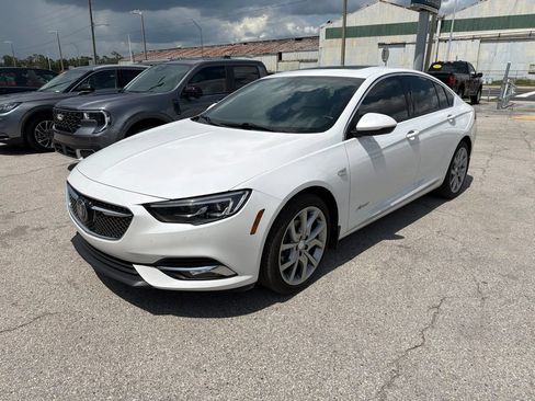 Used 2020 Buick Regal Avenir w/ Driver Confidence Package II FWD image 2