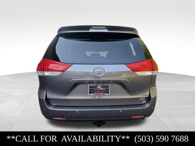 Used 2012 Toyota Sienna XLE FWD image 4