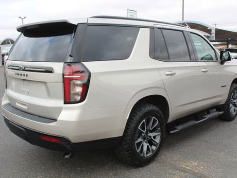 Used 2024 Chevrolet Tahoe Z71 w/ Luxury Package AWD/4WD image 3