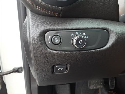 Used 2020 Chevrolet Blazer Premier image 19