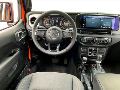 Used 2025 Jeep Wrangler Sport S image 5