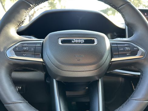 Used 2024 Jeep Compass Latitude w/ Convenience Group image 35