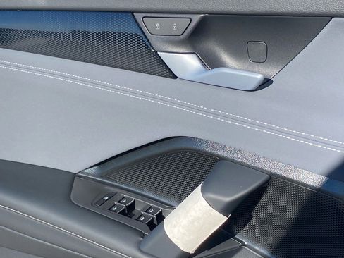 New 2026 Volkswagen Tiguan SE image 8