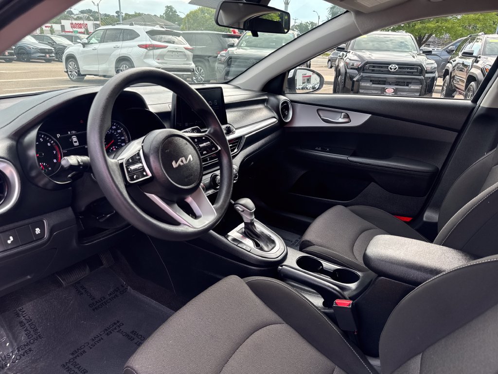 Used 2024 Kia Forte LXS w/ LXS Technology Package FWD image 13