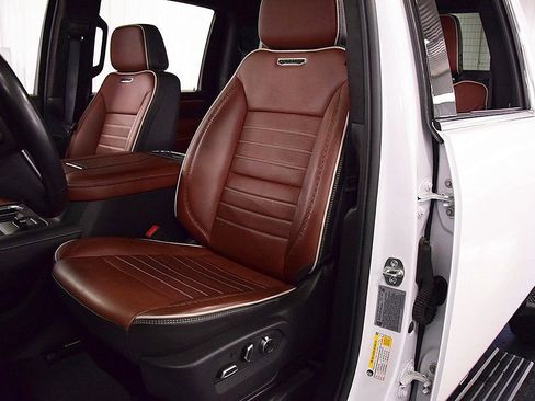 Used 2025 GMC Sierra 2500 Denali Ultimate w/ Snow Plow Prep/Camper Package image 31