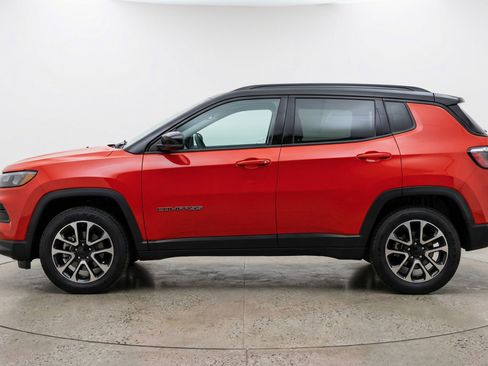 Used 2025 Jeep Compass Trailhawk AWD/4WD image 5