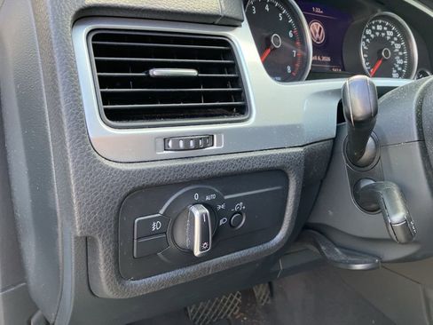 Used 2014 Volkswagen Touareg Executive image 9