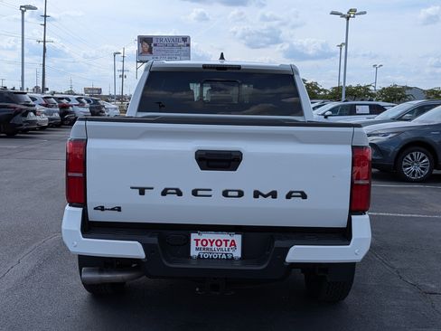 Used 2024 Toyota Tacoma TRD Off-Road w/ TRD Off Road Upgrade Package AWD/4WD image 7