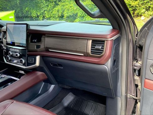 Used 2022 Ford Expedition Limited AWD/4WD image 17