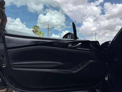 Used 2018 MAZDA MX-5 Miata Grand Touring RWD image 40
