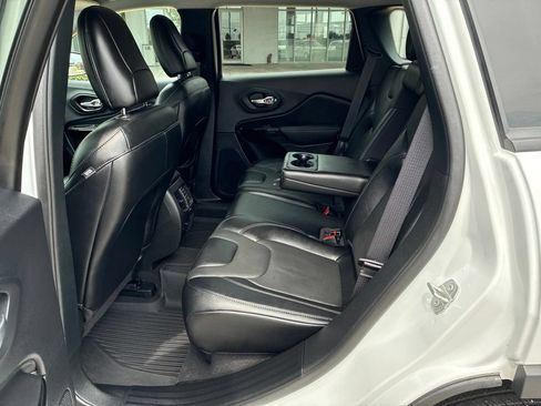 Used 2023 Jeep Cherokee Altitude Lux w/ Mopar Interior Package AWD/4WD image 13