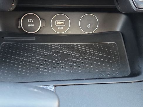 Used 2023 Genesis G70 2.0T w/ Sport Prestige Package image 33