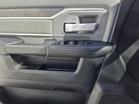 Used 2021 RAM 2500 Big Horn image 21