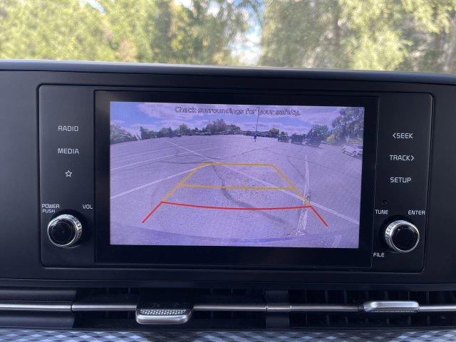 Used 2022 Kia Carnival LX FWD image 15