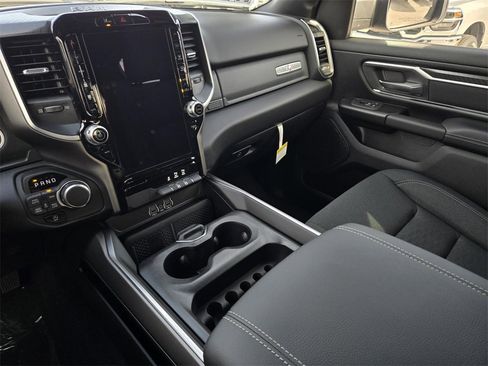 New 2026 RAM 1500 4x4 Crew Cab image 18