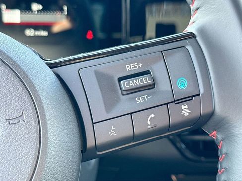 Used 2025 Nissan Kicks SR AWD/4WD image 17