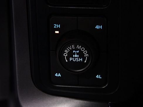 Used 2025 Ford F150 Lariat w/ Equipment Group 502A High AWD/4WD image 30