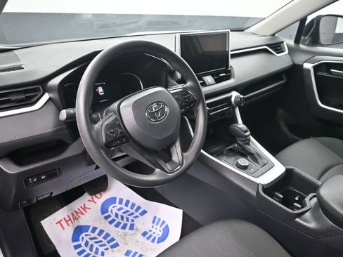 Used 2025 Toyota RAV4 XLE AWD/4WD image 13