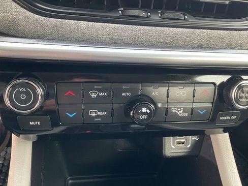 Used 2022 Jeep Compass Latitude w/ Convenience Group image 17