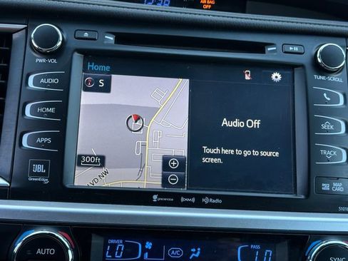 Used 2018 Toyota Highlander Limited image 13