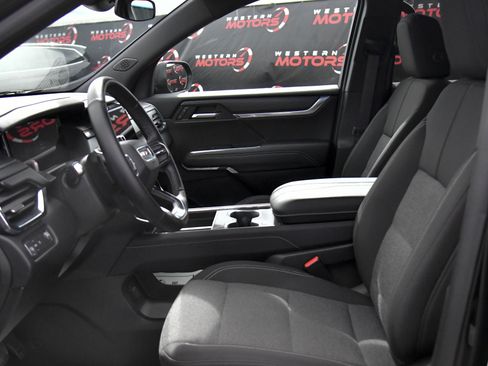 Used 2025 GMC Acadia Elevation image 19