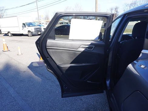 Used 2025 Kia Sportage LX image 21