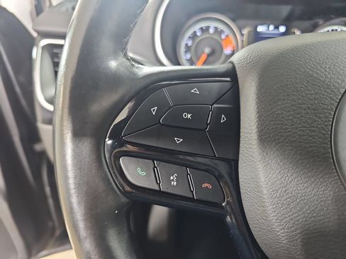 Used 2020 Jeep Cherokee Latitude Plus AWD/4WD image 21