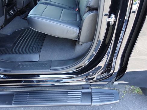 Used 2023 Chevrolet Silverado 1500 LT AWD/4WD image 23