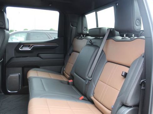 Used 2024 Chevrolet Silverado 1500 High Country AWD/4WD image 30