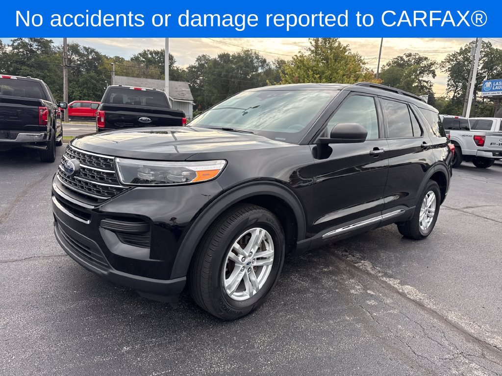 Used 2023 Ford Explorer XLT AWD/4WD image 2