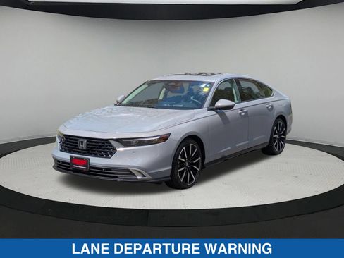 Used 2025 Honda Accord Touring image 8