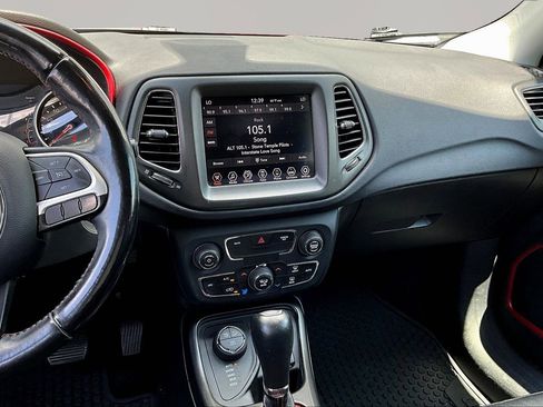 Used 2020 Jeep Compass Trailhawk AWD/4WD image 9