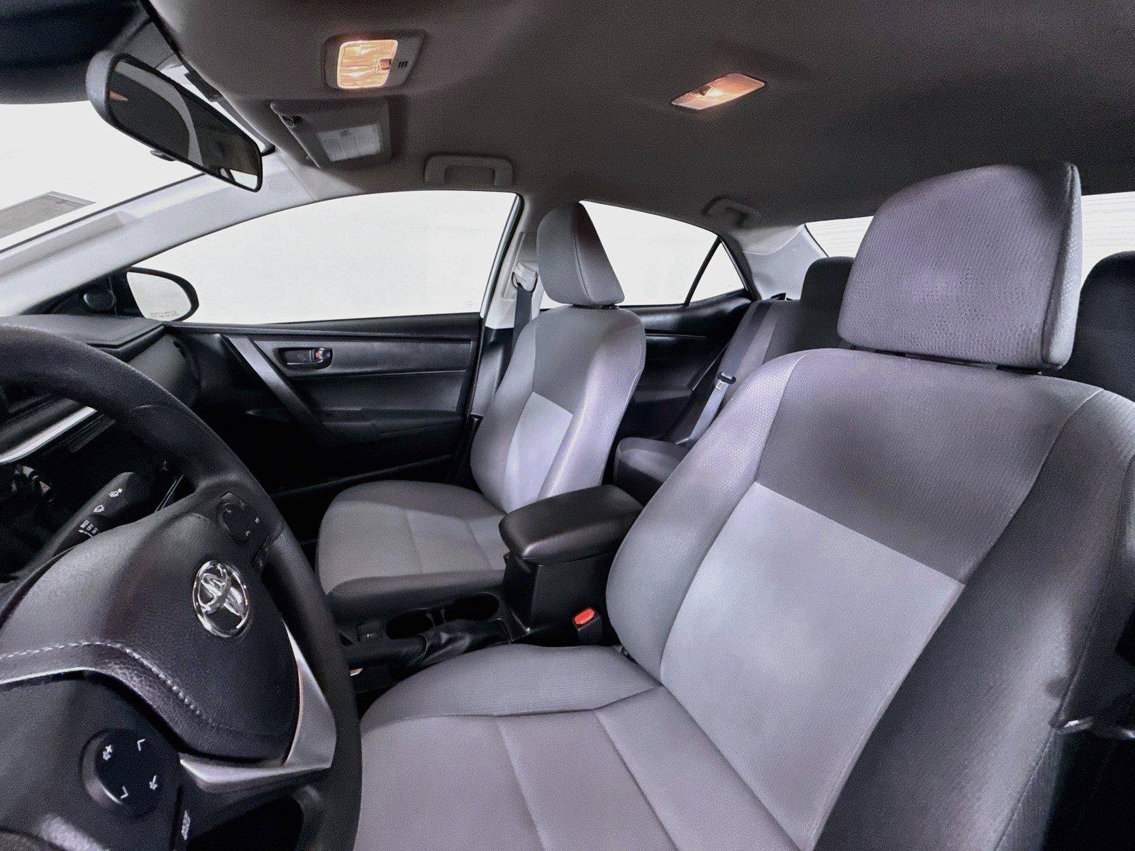 Used 2018 Toyota Corolla L FWD image 3