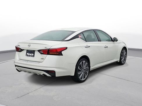 Used 2023 Nissan Altima 2.5 SL AWD/4WD image 6