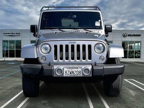 Used 2018 Jeep Wrangler Unlimited Sahara AWD/4WD image 2