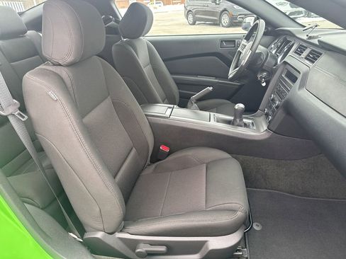 Used 2013 Ford Mustang Coupe image 25